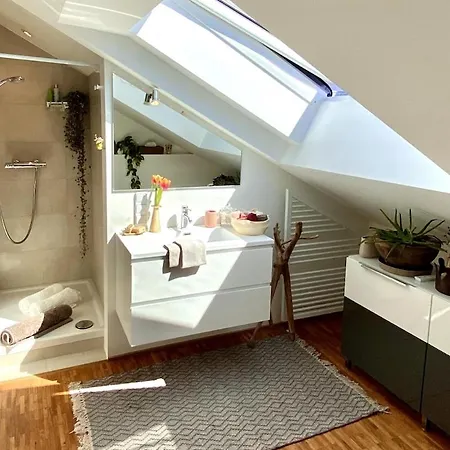 Cozycorner - Comfortable And Location Apartment *